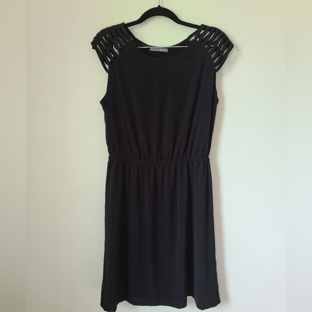 Dress - Picture 2 of 6